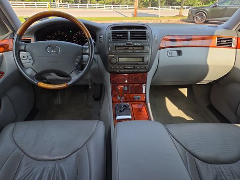 Used 2005 Lexus LS 430 RWD image 23