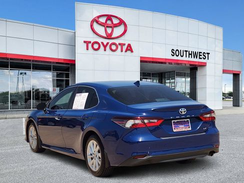 Used 2023 Toyota Camry LE FWD image 4