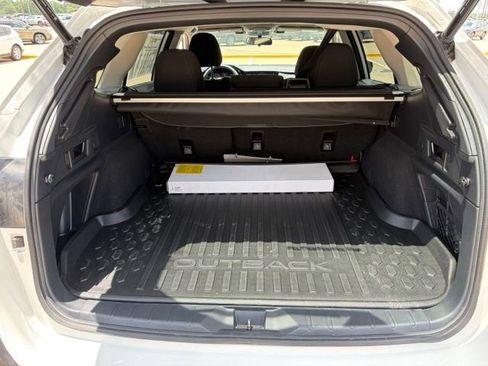 Used 2025 Subaru Outback Premium AWD/4WD image 18