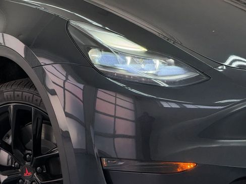 Used 2024 Tesla Model Y 2WD image 10