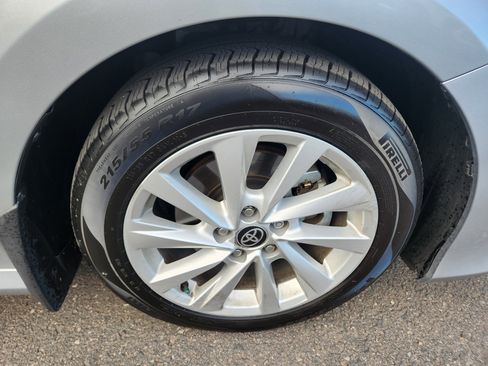 Used 2022 Toyota Camry LE image 30