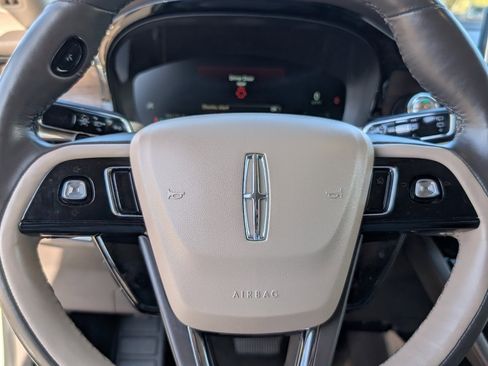 Used 2022 Lincoln Corsair Reserve w/ Luxury Package image 18