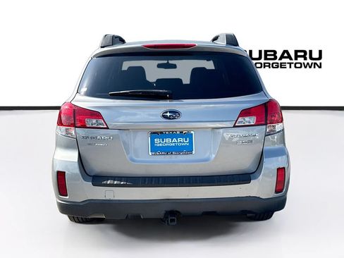 Used 2010 Subaru Outback 3.6R Limited AWD/4WD image 6