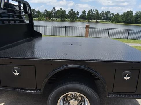 Used 2018 RAM 3500 Tradesman w/ Chrome Appearance Group image 4