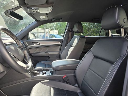 Used 2023 Volkswagen Atlas Cross Sport SE image 12