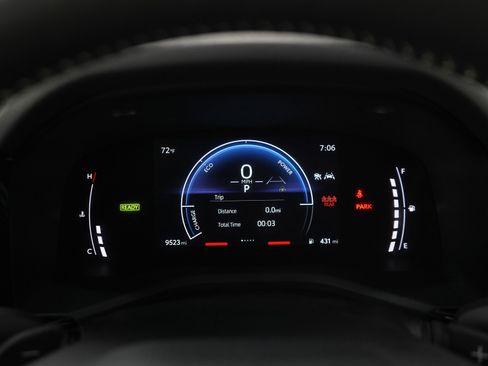 Used 2025 Toyota Camry SE image 22