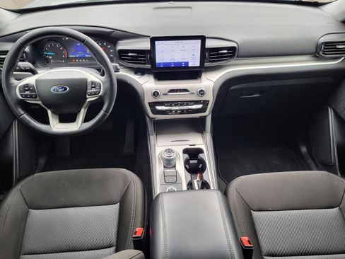 Used 2023 Ford Explorer XLT image 23