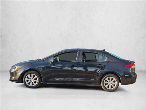 Used 2022 Toyota Corolla LE FWD image 6