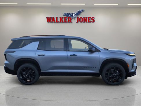 Used 2026 Chevrolet Traverse RS FWD image 2