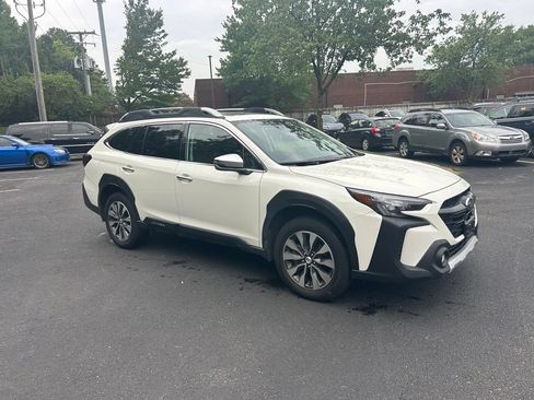 Certified 2025 Subaru Outback Touring AWD/4WD image 1