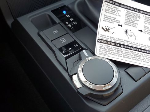 Certified 2026 Toyota Tacoma SR AWD/4WD image 30