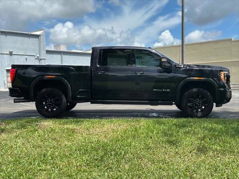 Used 2024 GMC Sierra 2500 AT4 w/ AT4 Premium Plus Package AWD/4WD image 8
