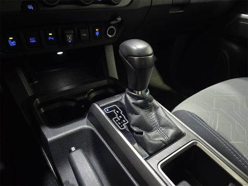 Used 2021 Toyota Tacoma TRD Sport image 26