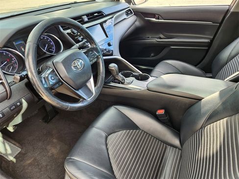 Used 2018 Toyota Camry SE image 7