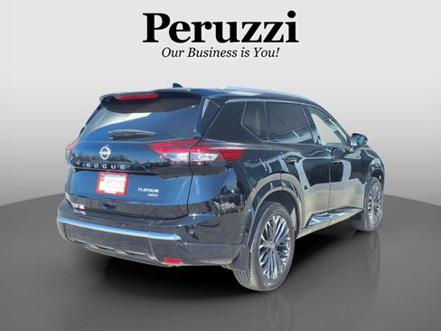 Certified 2025 Nissan Rogue Platinum w/ Platinum Premium Package image 3