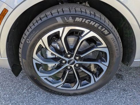 New 2026 Lincoln Nautilus Reserve AWD/4WD image 11