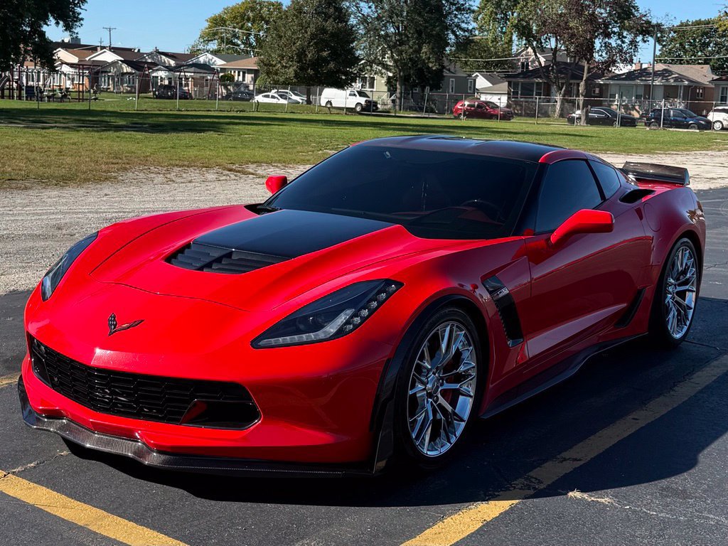 Used 2015 Chevrolet Corvette Z06 w/ 2LZ Preferred Equipment Group RWD image 2