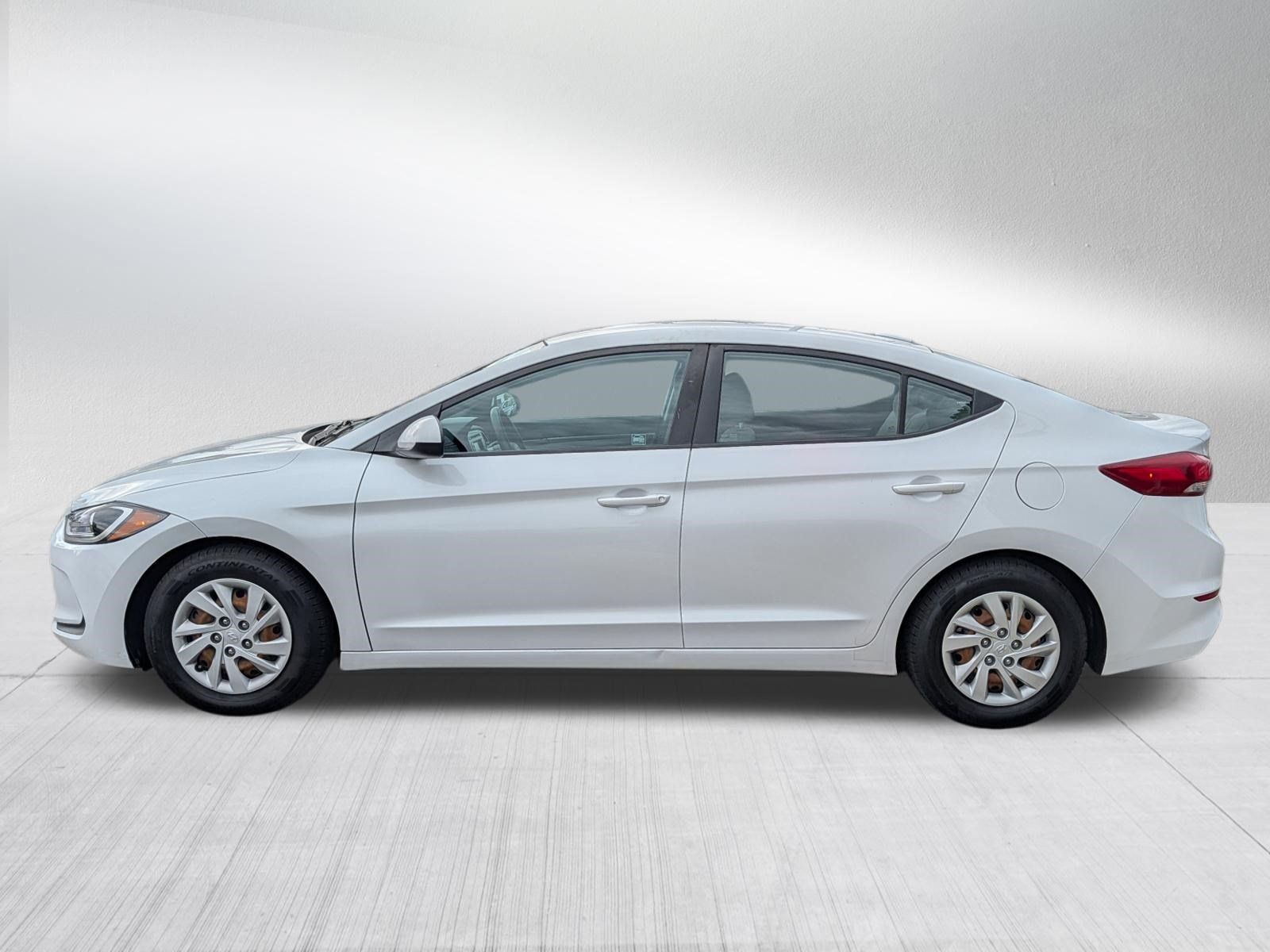 Used 2017 Hyundai Elantra SE FWD image 4