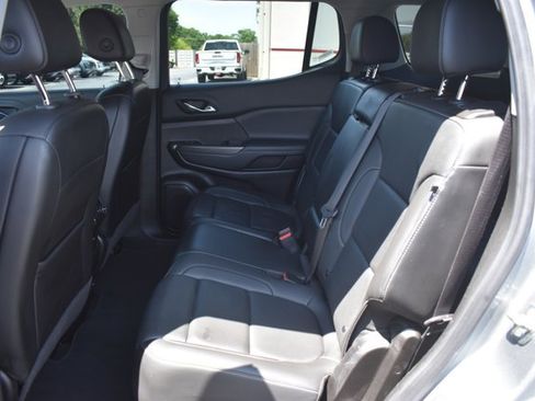 Used 2023 GMC Acadia SLT FWD image 16