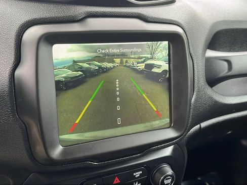 Used 2021 Jeep Renegade Trailhawk image 16