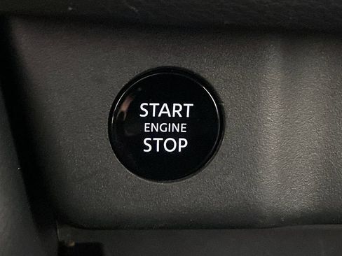 Used 2026 Nissan Rogue SV AWD/4WD image 28