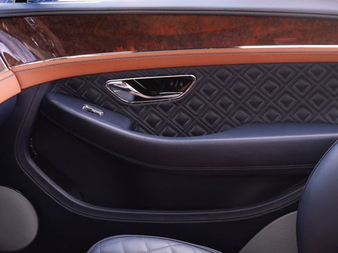 Used 2021 Bentley Continental GT Mulliner AWD/4WD image 17