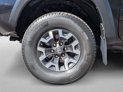 Used 2019 Toyota Tacoma TRD Off-Road AWD/4WD image 20
