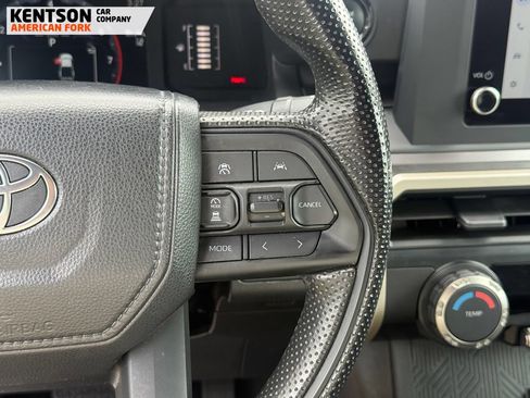 Used 2025 Toyota Tacoma SR5 AWD/4WD image 15