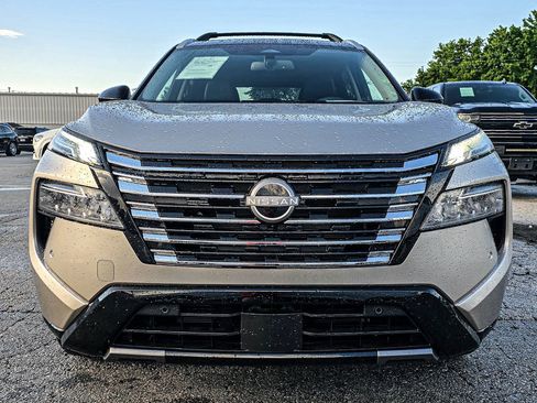Used 2026 Nissan Rogue Platinum w/ Platinum Premium Package AWD/4WD image 2