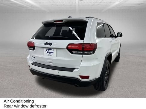Used 2019 Jeep Grand Cherokee Laredo AWD/4WD image 14