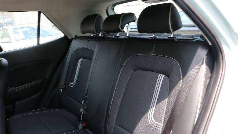 Used 2025 Hyundai Venue Limited FWD image 19