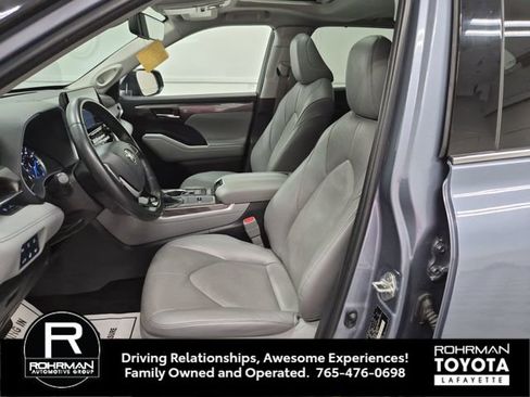 Used 2022 Toyota Highlander Limited image 11