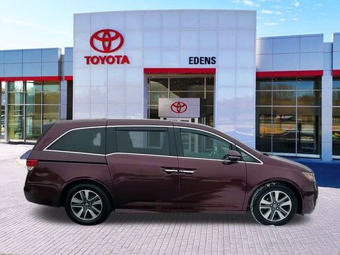 Used 2016 Honda Odyssey Touring Elite image 2