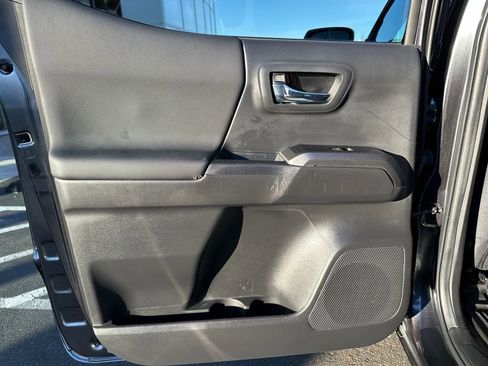 Used 2023 Toyota Tacoma TRD Sport image 13