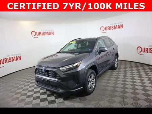 Used 2024 Toyota RAV4 LE AWD/4WD image 3
