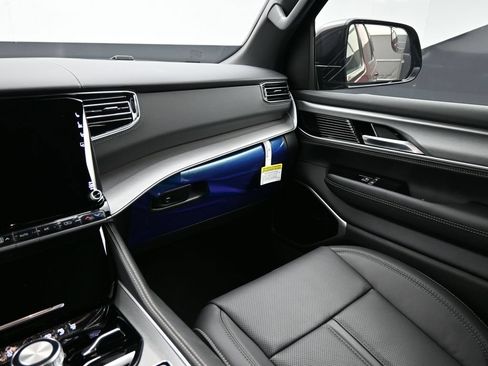 New 2026 Jeep Grand Wagoneer Limited AWD/4WD image 7