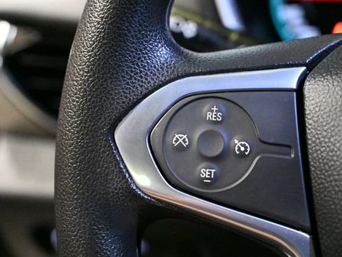 Used 2021 Chevrolet Traverse LS FWD image 36