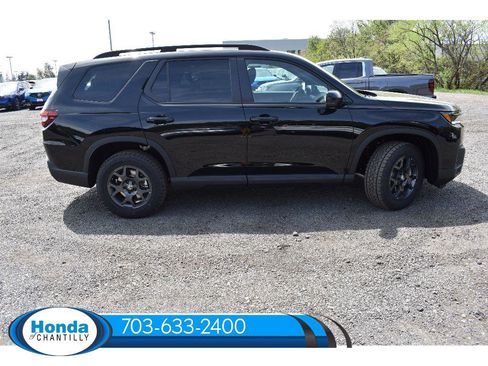 New 2026 Honda Pilot TrailSport image 8
