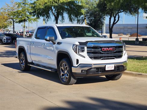 Used 2022 GMC Sierra 1500 SLT image 3