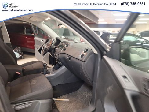 Used 2013 Volkswagen Tiguan SE image 11