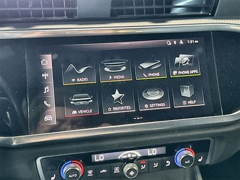 Used 2024 Audi Q3 2.0T Premium image 19