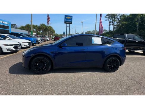 Used 2022 Tesla Model Y Long Range AWD/4WD image 8