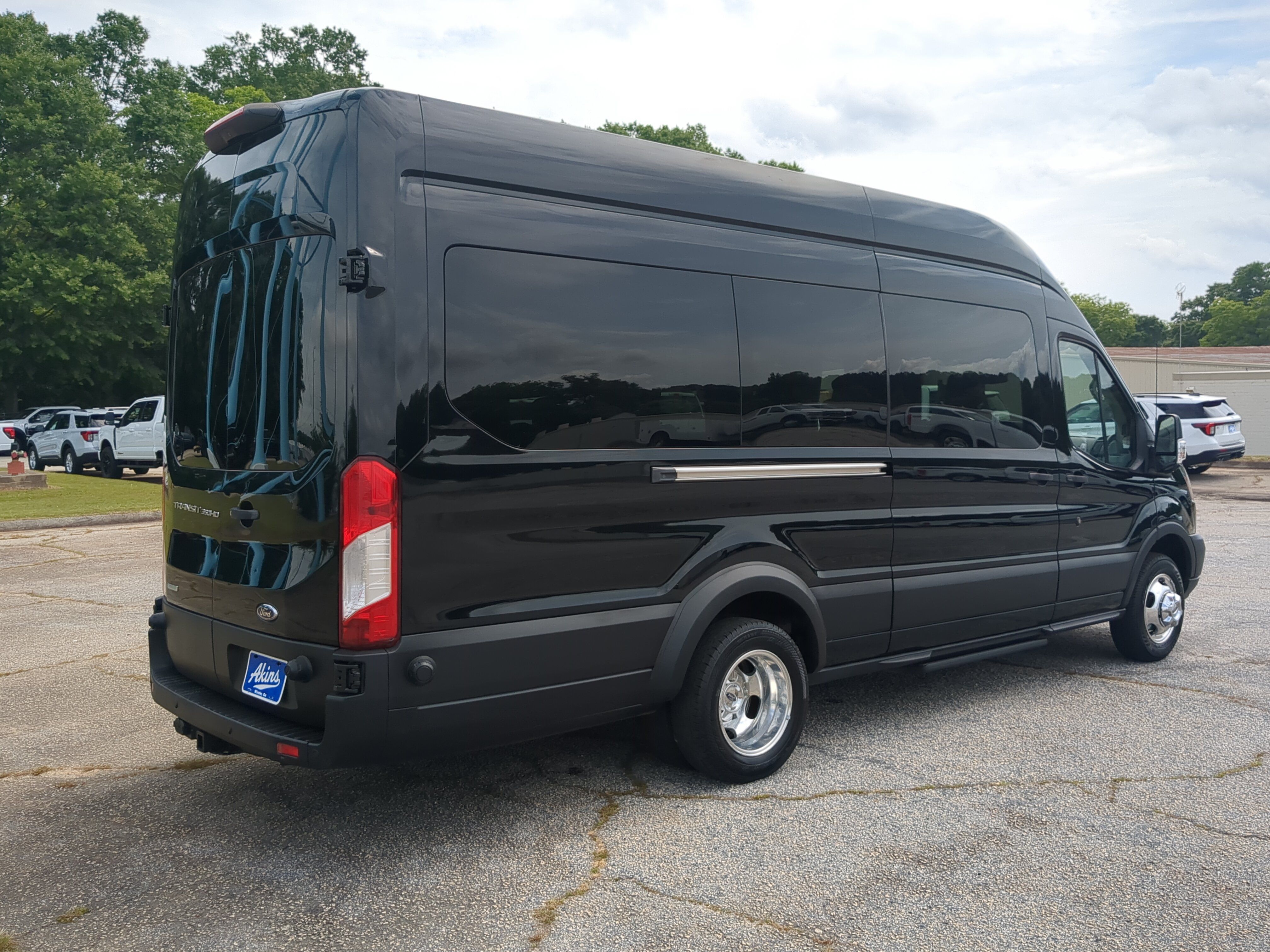 Used 2018 Ford Transit 350 148 High Roof Extended DRW RWD image 3