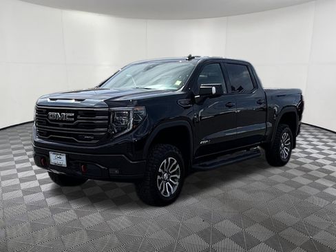 Used 2023 GMC Sierra 1500 AT4 w/ AT4 Premium Package AWD/4WD image 3
