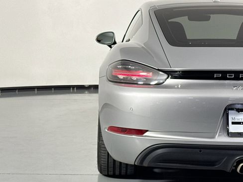 Used 2021 Porsche 718 Cayman image 12