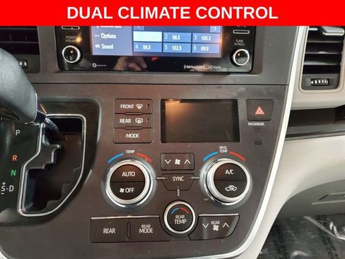 Used 2019 Toyota Sienna XLE image 23