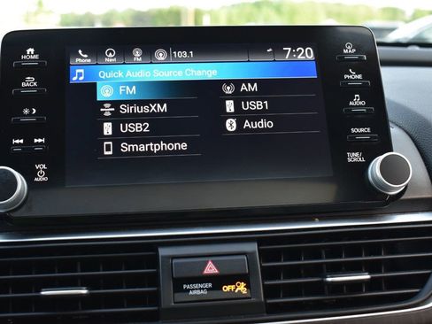 Used 2018 Honda Accord Touring image 40