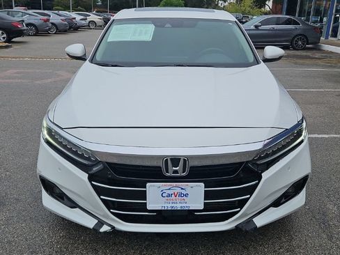 Used 2021 Honda Accord Touring image 2