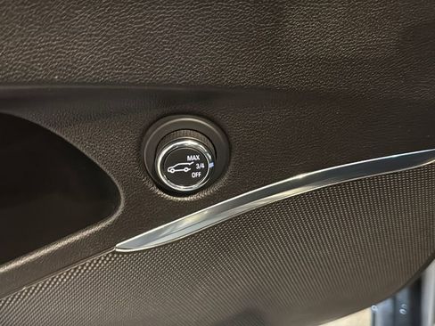 Used 2019 Buick Enclave Essence AWD/4WD image 24