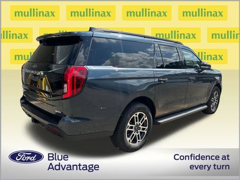 Used 2025 Ford Expedition Max Active RWD image 2